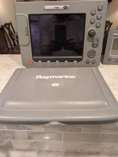 Raymarine e80 chartplotter - e80,