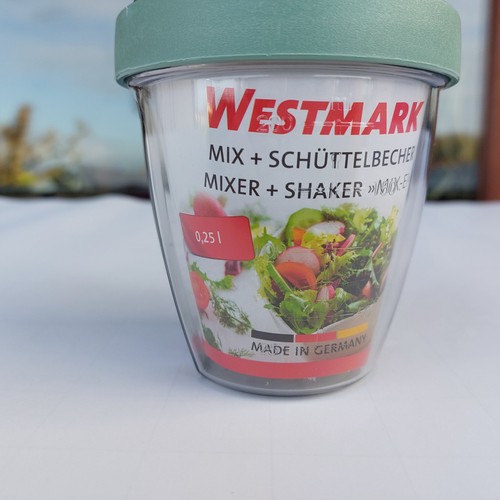 Mix und schüttelbecher - und,