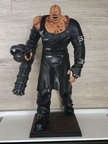 Resident evil figur nemesis - evil,