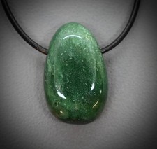 +Natur+ FUCHSIT EDELSTEIN-ANHÄNGER TROMMELSTEIN - gebohrt - mit Lederband #14