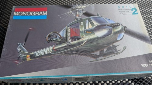 Monogram bell huey - 1:48,