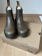 Dr. Martens 2976 Chelsea Boots