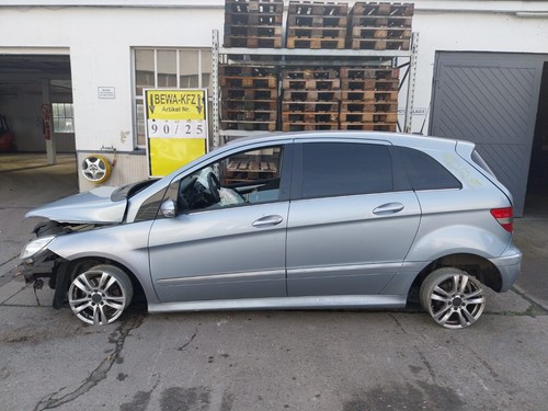 Schlachtfest mercedes w245 - mercedes,