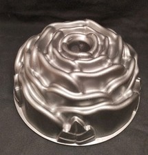 Nordic Ware - Rose Bundt Pan