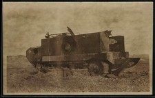 Foto-AK Zerstörter Tank