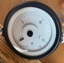 Oldtimer Voltmeter 0-15V rund 