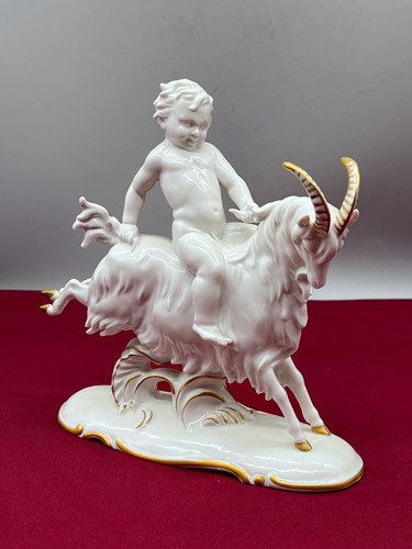 Porzellan figur putto auf - porzellan,