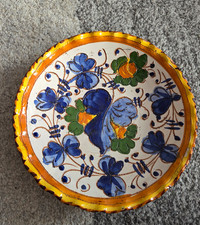 Verzierte bunte Schale