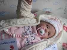 niedliches reborn baby