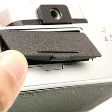 Ausgeknipst Batteriefachdeckel