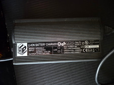 Original High Power BionX Ladegerät für 37V Akkus Modell HP8204L3 - 4pol Stecker