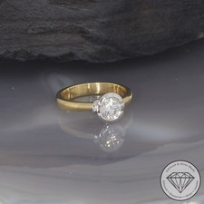 Wert 5900 € Bicolor Solitär