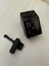 Puppenstuben Zubehör, Kohlenkasten mit Kohlen, Blechspielzeug, gebraucht