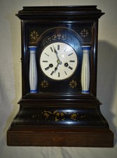 BIEDERMEIERTISCHUHR MIT