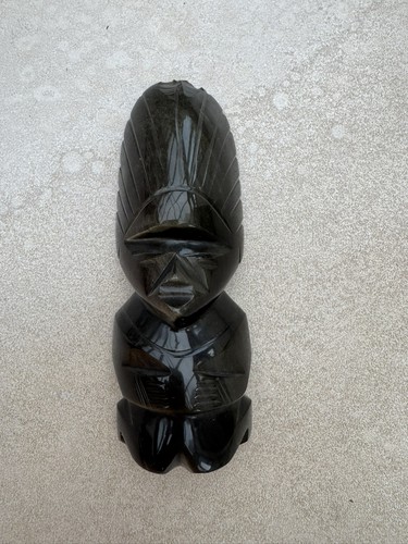 Massive tiki figur aus - massive,