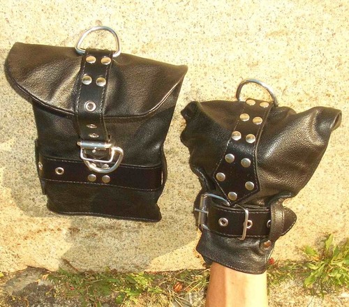 Fist mitts bound - fist, by