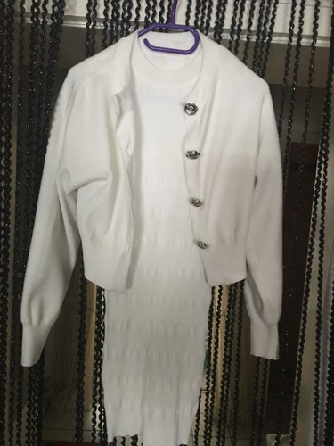 Weisses kleid mit jacke ohne - kleid,