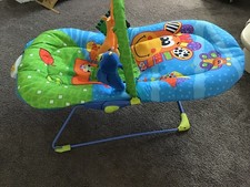 Baby Wipper mit Spielbogen, Musik und Vibration 