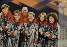 6  Autogramme Curling Team Bern/Schweiz Olympia Silber 02 Luzia Ebnöter (2) xyz