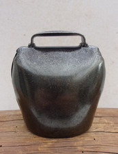 Alte Ziegenglocke Metall Glocke Viehglocke kleine Almschelle 9 x 6,3 x 9,7 cm