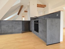 Küchenzeile mit Elektrogeräten von BOSCH, Granitspüle (Bonus: Stühle und Sessel)