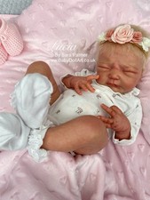 Reborn Baby Mädchen Puppe Lucia (Adrie Stoete Echtheitszertifikat 531/1000) 6 Pfund, 19 Zoll von Sara Palmer
