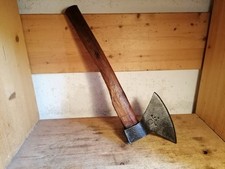 Altes schönes Beil Axt