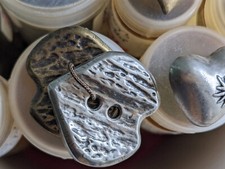 tolle Trachtenknöpfe Herzen -