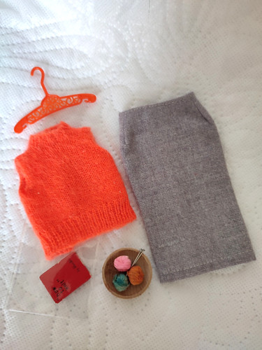 Barbie vintage sweater girl - barbie,