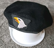 Barett schwarz mit aufnäher - schwarz,