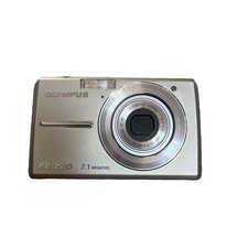 Olympus FE-220 Digitalkamera 7.1 MP Vintage Kompakte Digitalkamera in silber