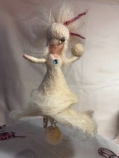 ✨ Fee Freezi Schneeball ✨ – nadelgefilzt handgefertigt zum aufhängen