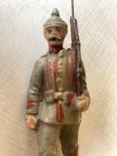 Soldat (alt) mit Pickelhaube