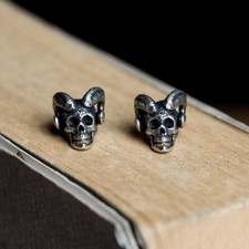 I13 Earring Skull with Horns