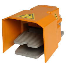 Fußschalter mit Schutzhaube