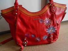 Desigial Tasche rot bestickt