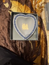 Wedgwood Jasperware Blau Cameo