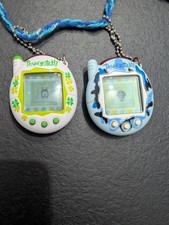 Original Tamagotchi Connection V1 (2004) – 2 Stück – Voll funktionsfähig