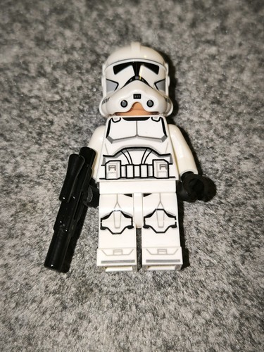 Clone trooper mit blaster - trooper,