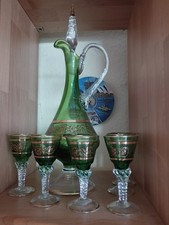 Antike grüne Karaffe mit 6