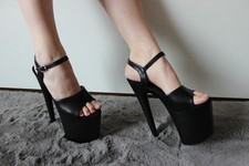 Gogo Plateau High Heels