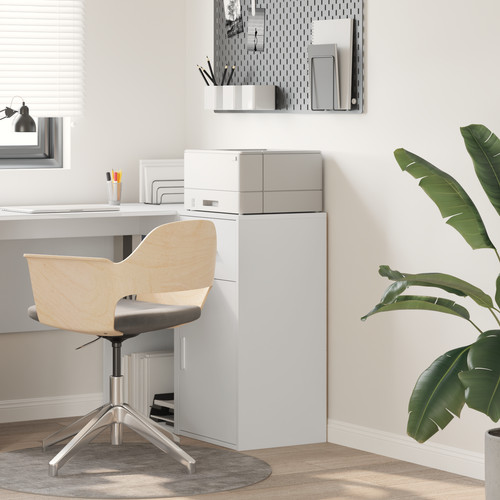 Eichen-Speicherschrank