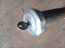 Citroën 2CV (Ente) - Tankeinfüllstutzen mit Tankdeckel und passendem Schlüssel