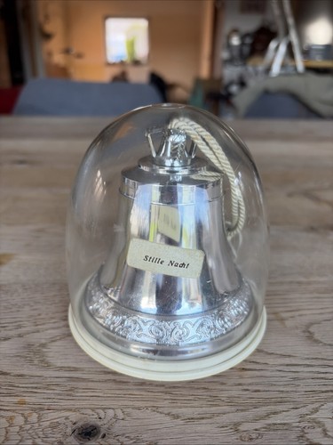 Vintage glocke mit spieluhr - vintage,