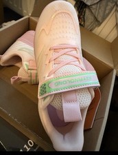 Schuhe mit Rollen für