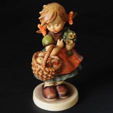 Goebel W Germany Hummel 1. Wahl Mädchen Figur 355 Herbstsegen Autumn Harvest