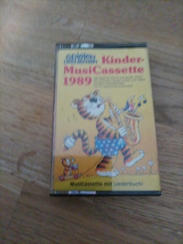 Kassette spielen und lernen - mc,