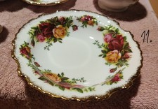 (11) 1 x kleine flache Schale