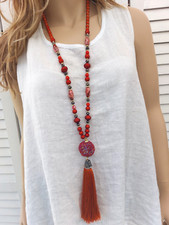 Lange Boho Ibiza Kette mit Anhänger Kreis Quasten rot  NEU