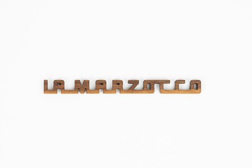 Marzocco holz schriftzug - la,